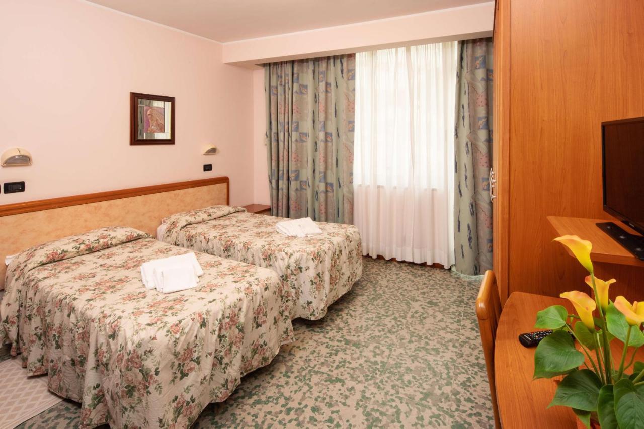 Hotel B&B Euro Cattolica Dış mekan fotoğraf